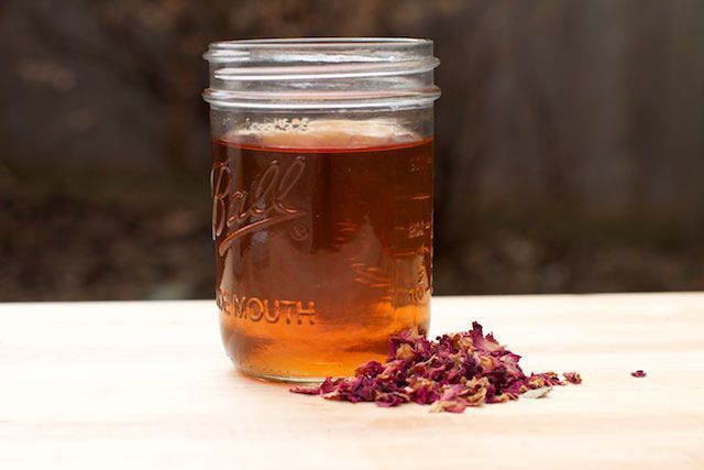 Agua de pétalos de rosa