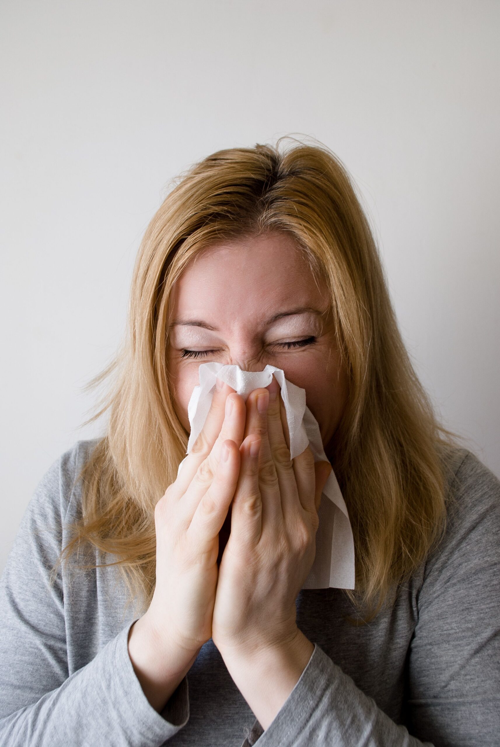 Mujer con gripe